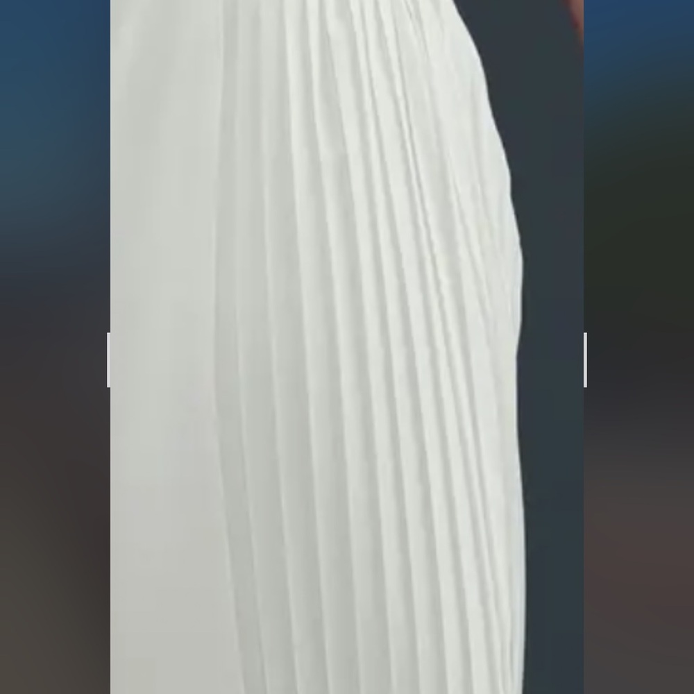 Nike Cream Wide-Leg Pleated Side Panel Pants - Picture 6 of 7